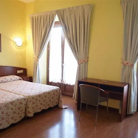 Hotel De La Villa-arga 3*